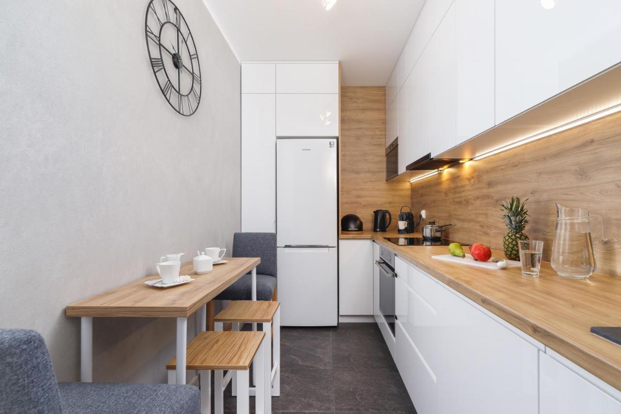 W Parku Lotnikow Apartments Tauron Arena By Noclegi Renters Krakkó Kültér fotó