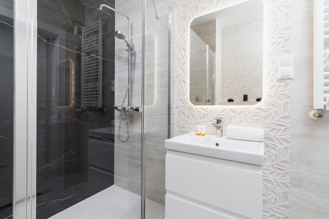 W Parku Lotnikow Apartments Tauron Arena By Noclegi Renters Krakkó Kültér fotó
