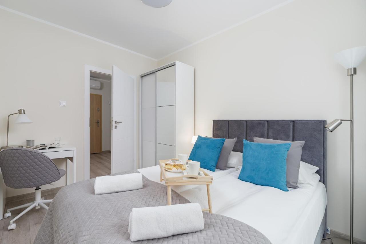 W Parku Lotnikow Apartments Tauron Arena By Noclegi Renters Krakkó Kültér fotó